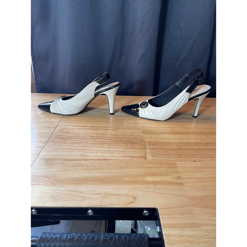 LifeStride Ashley Womens 11M Cream Black Slingback Pointed Toe Pleated Heels - Picture 2 of 7